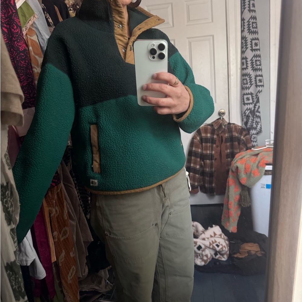 The North Face Green and Tan Sweatshirt